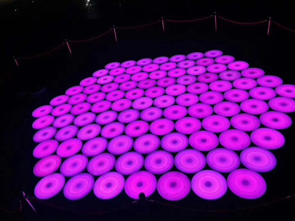 LED彩色跑感应地砖灯-台州中盛时代广场