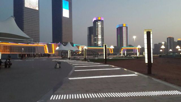 LED大理石地砖灯-鄂尔多斯人工湖中心广场